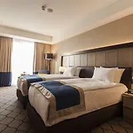 - Duvenonu By Ihg Hotel