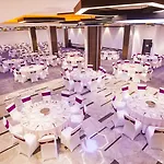 - Duvenonu By Ihg Hotel