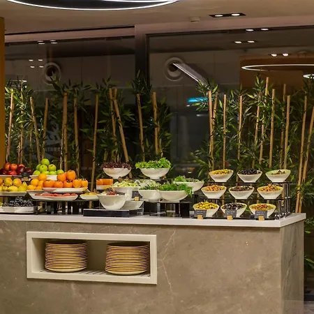 - Duvenonu By Ihg Hotel