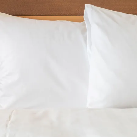 - Duvenonu By Ihg Hotel 4*