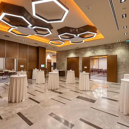 - Duvenonu By Ihg Hotel 4*