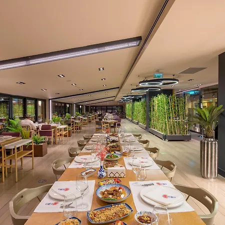- Duvenonu By Ihg Hotel 4*