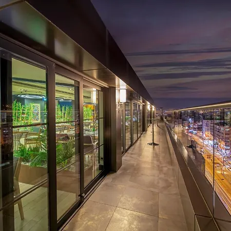 - Duvenonu By Ihg Hotel