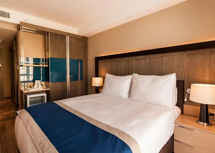 - Duvenonu By Ihg Hotel 4*