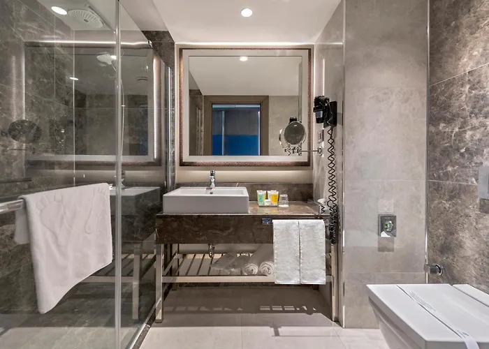 - Duvenonu By Ihg Hotel