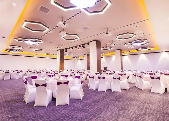 - Duvenonu By Ihg 4* Kayseri