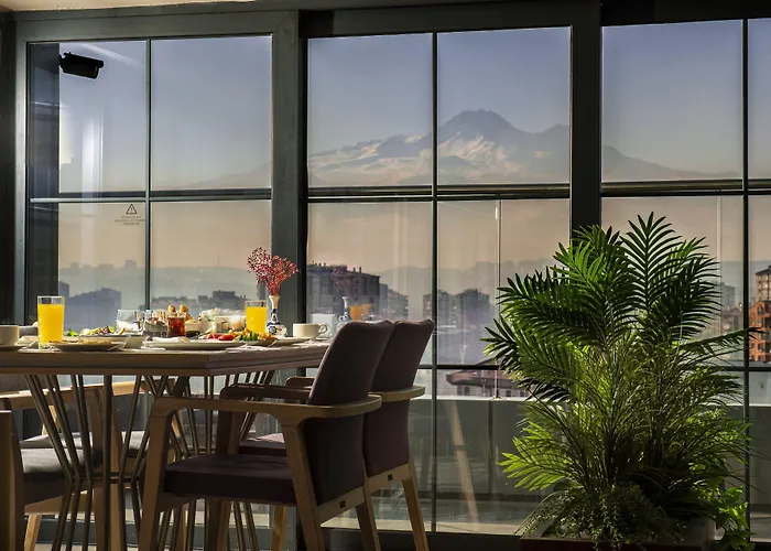 - Duvenonu By Ihg Hotel 4*